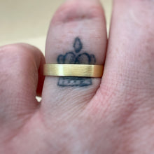 Load image into Gallery viewer, Yellow gold - 4mm - Brushed finish wedding band