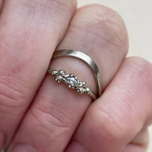 Load image into Gallery viewer, White gold - 2mm and 4mm - High arch rustic wedding band set