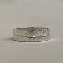 Load image into Gallery viewer, 925 - 6mm - Crisscross wedding band