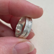 Load image into Gallery viewer, 925 - 6mm - Crisscross wedding band