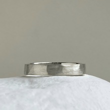 Load image into Gallery viewer, Elegant wedding bands with freestyle hammered texture
