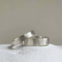 Load image into Gallery viewer, 925 - Brushed Hammered Wedding Band Set - 4mm and 6mm - Silver