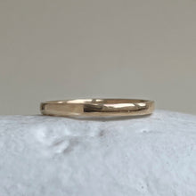 Load image into Gallery viewer, Yellow gold- 2mm and 4mm - Polished finish wedding band set
