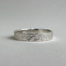 Load image into Gallery viewer, 925 - Hammered Wedding Band Set - 4mm and 6mm - Silver