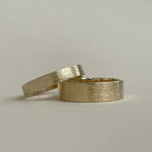 Load image into Gallery viewer, Yellow gold - 6mm - Rustic wedding band