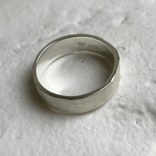 Load image into Gallery viewer, 925 - Brushed Hammered Wedding Band Set - 4mm and 6mm - Silver