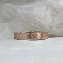Load image into Gallery viewer, Rose gold - 2mm and 4mm - Rustic wedding band set