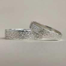 Load image into Gallery viewer, 925 - Textured  Wedding Band Set - 4mm and 6mm - Silver