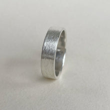 Load image into Gallery viewer, 925 - 6mm - Rustic wedding band