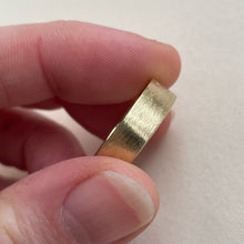 Load image into Gallery viewer, Yellow gold - 6mm - Rustic wedding band