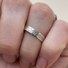 Load image into Gallery viewer, 925 - Textured  Wedding Band Set - 4mm and 6mm - Silver
