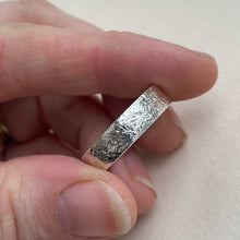Load image into Gallery viewer, 925 - 6mm - Hammered wedding band