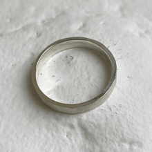 Load image into Gallery viewer, 925 - Brushed Hammered Wedding Band Set - 4mm and 6mm - Silver