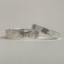 Load image into Gallery viewer, 925 - Hammered Wedding Band Set - 4mm and 6mm - Silver