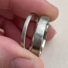Load image into Gallery viewer, White gold - 2mm and 4mm - Rustic wedding band set