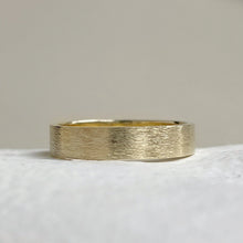 Load image into Gallery viewer, Yellow gold- 2mm and 4mm - Rustic wedding band set three stone diamond band
