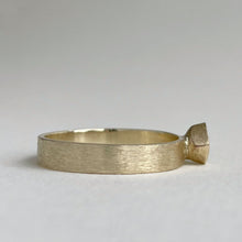 Load image into Gallery viewer, Made to order - Golden Princess + Snow - yellow gold - Bridal set
