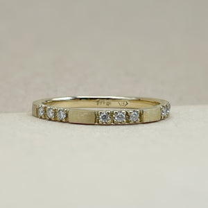 Yellow gold - Halve eternity ring - Ethical diamonds