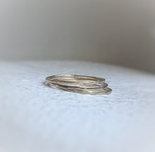 Load image into Gallery viewer, Made to order - Yellow gold - 1mm - hammered stacking ring
