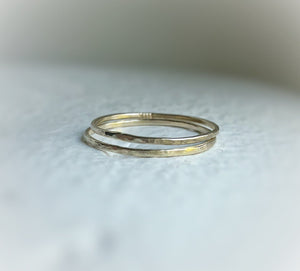 Made to order - Yellow gold - 1mm - hammered stacking ring