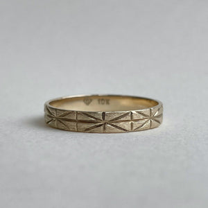 Geometric Male engagement ring - 4mm - yellow gold