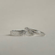 Load image into Gallery viewer, 925 - 2mm - Textured thin wedding ring
