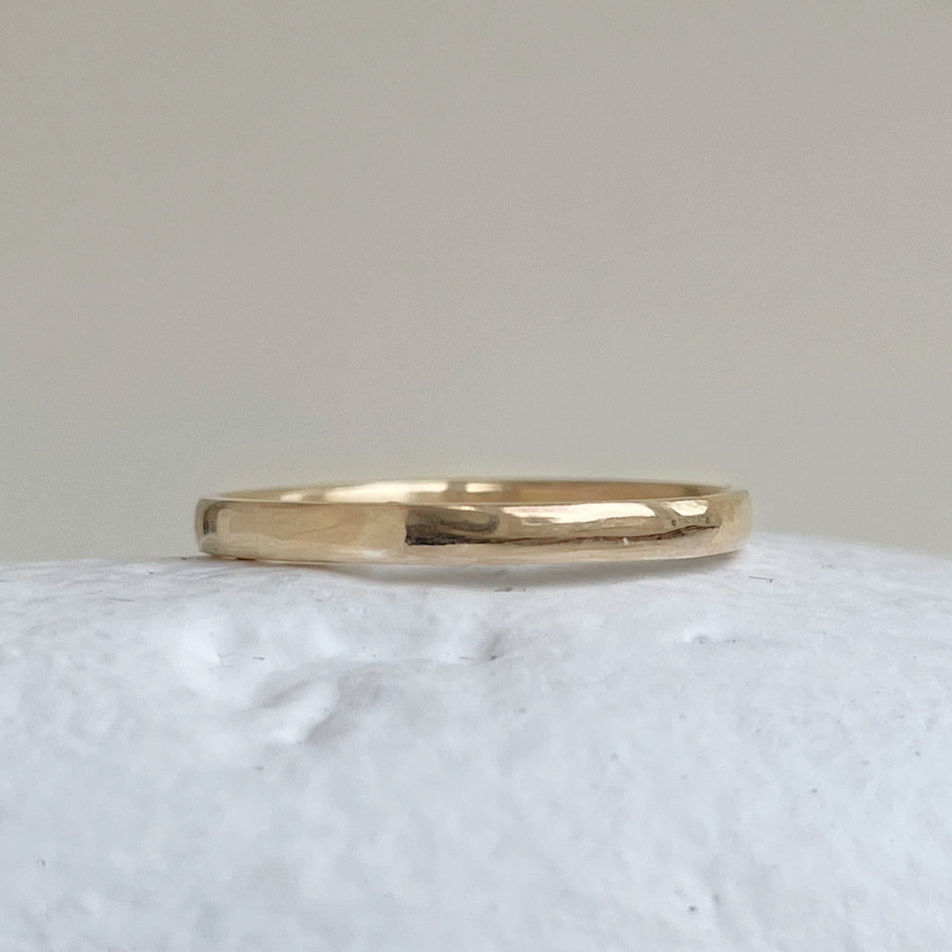 Yellow gold - 2mm - Traditional polished wedding ring